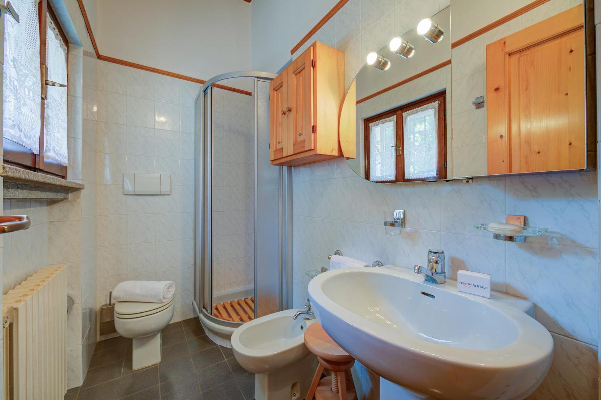 Villa Il Castagno Few Min From Beach - Happy Rentals Castelveccana Eksteriør billede