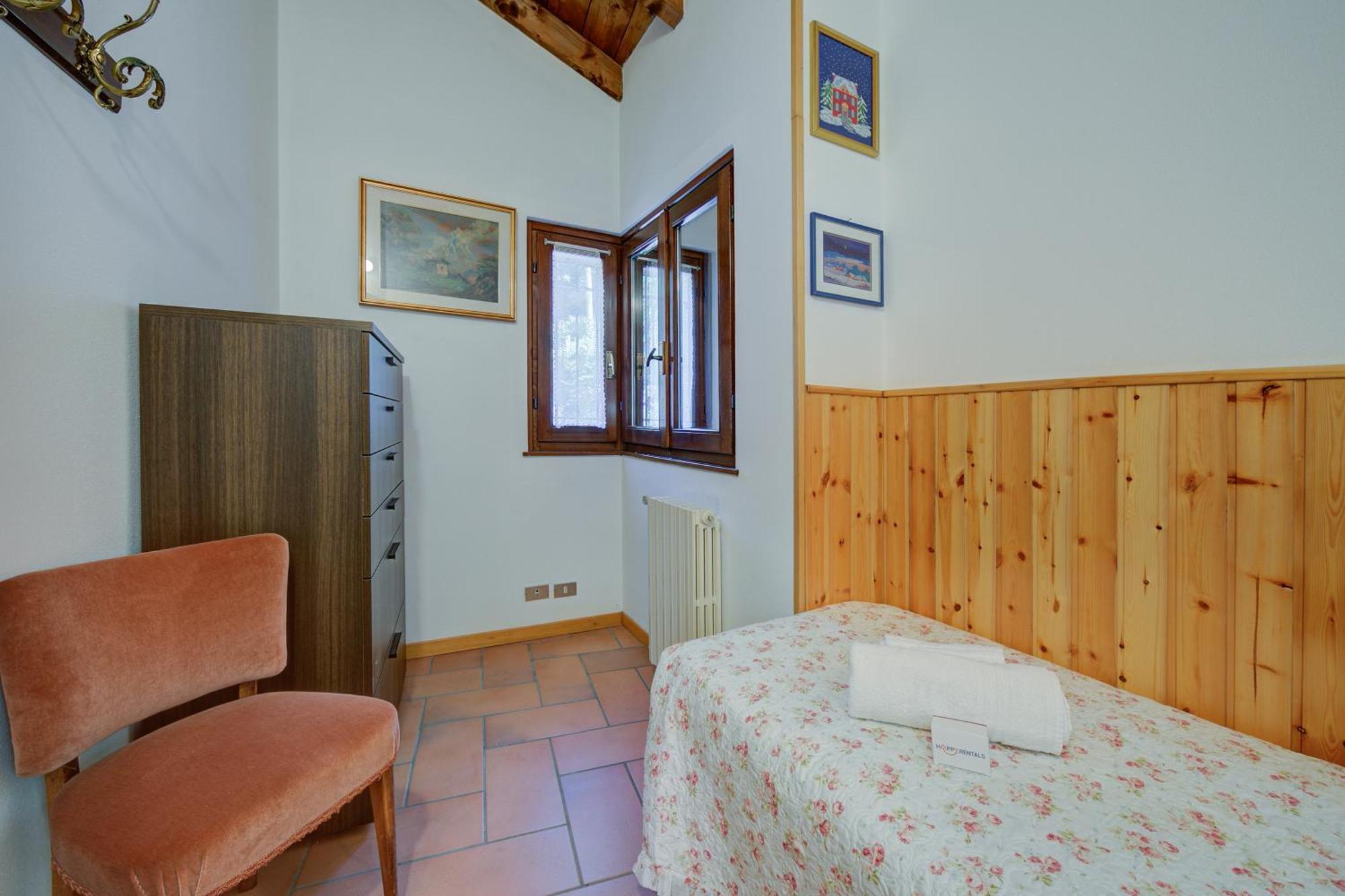 Villa Il Castagno Few Min From Beach - Happy Rentals Castelveccana Eksteriør billede