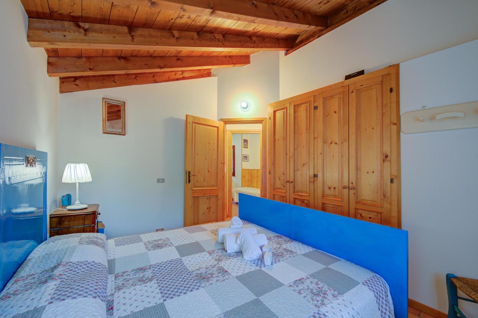 Villa Il Castagno Few Min From Beach - Happy Rentals Castelveccana Eksteriør billede