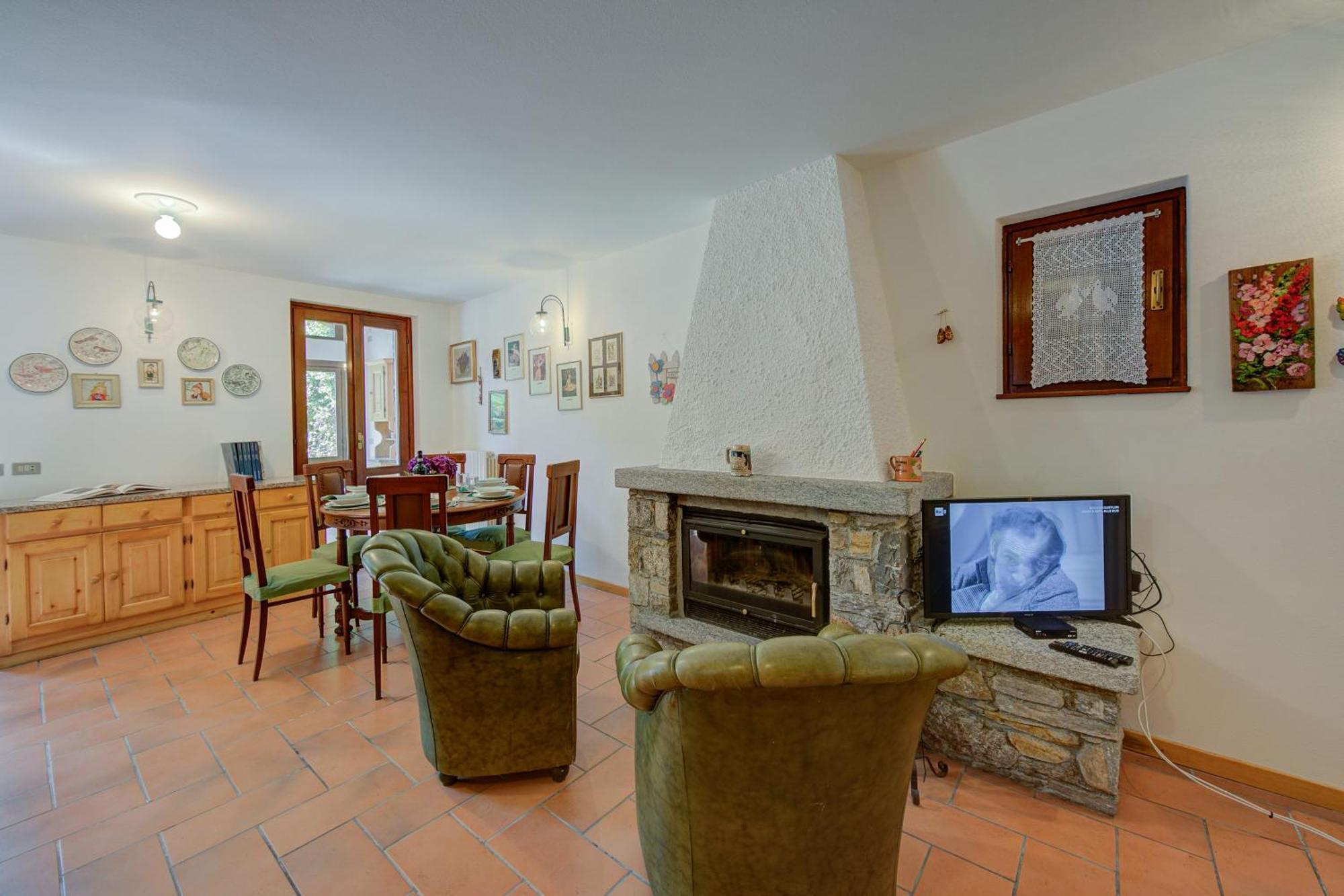 Villa Il Castagno Few Min From Beach - Happy Rentals Castelveccana Eksteriør billede